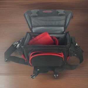Focus Deluxe SLR Soft Shell Camera Gadget Bag - Black & Red Travel Case
